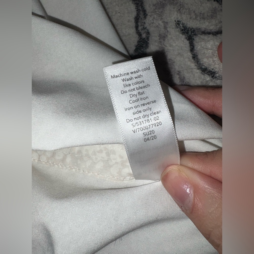 Athleta Women’s Sleeveless White Tank Top, white/light gray snakeskin print, XXS - Picture 5 of 5